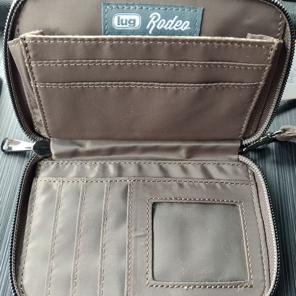 Lug Rodeo Wristlet - Picture 1 of 3